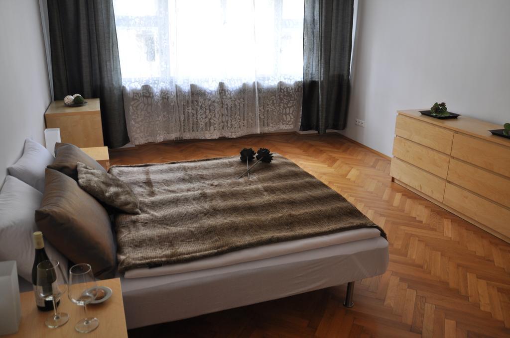 Metropolis Apartment