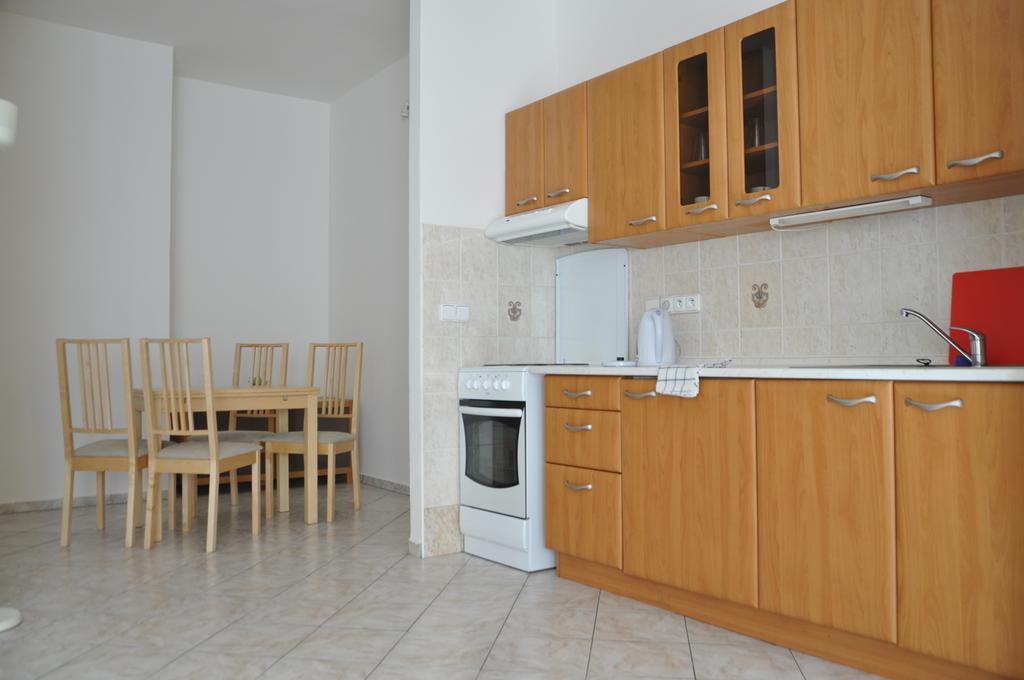Metropolis Apartment