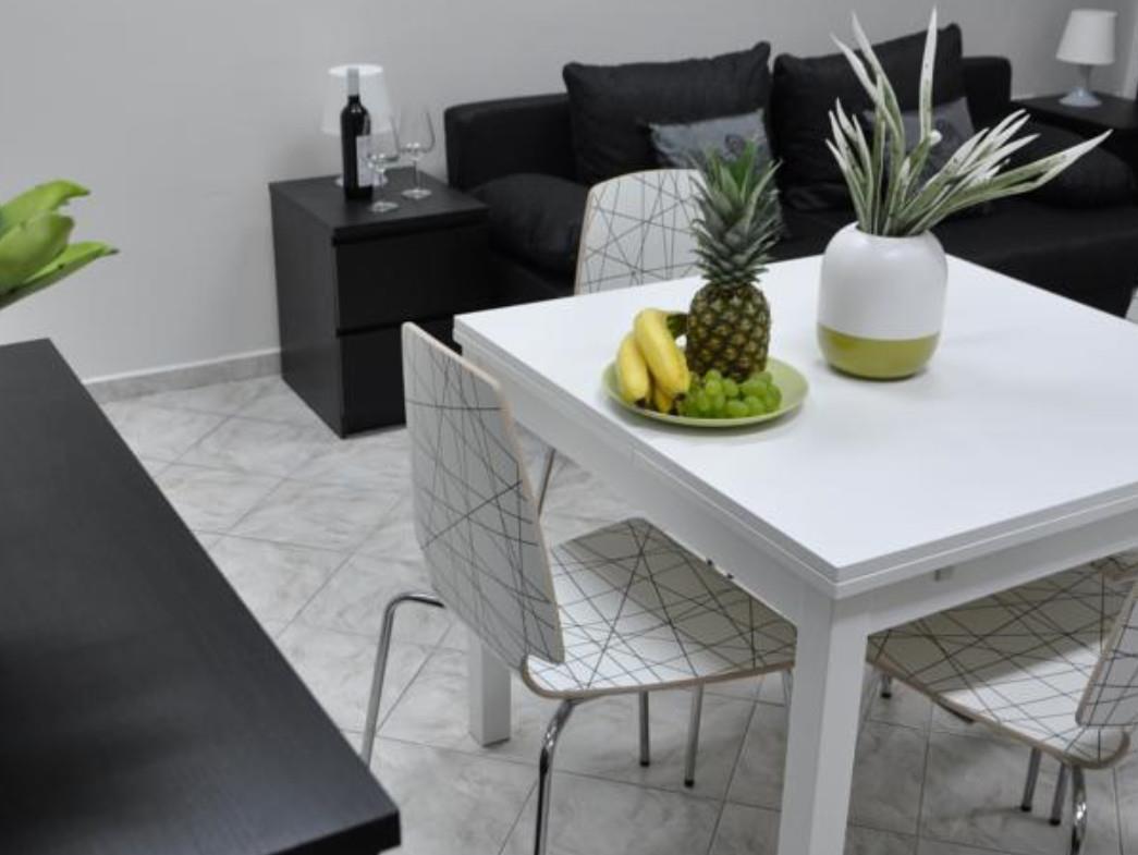 Metropolis Apartment