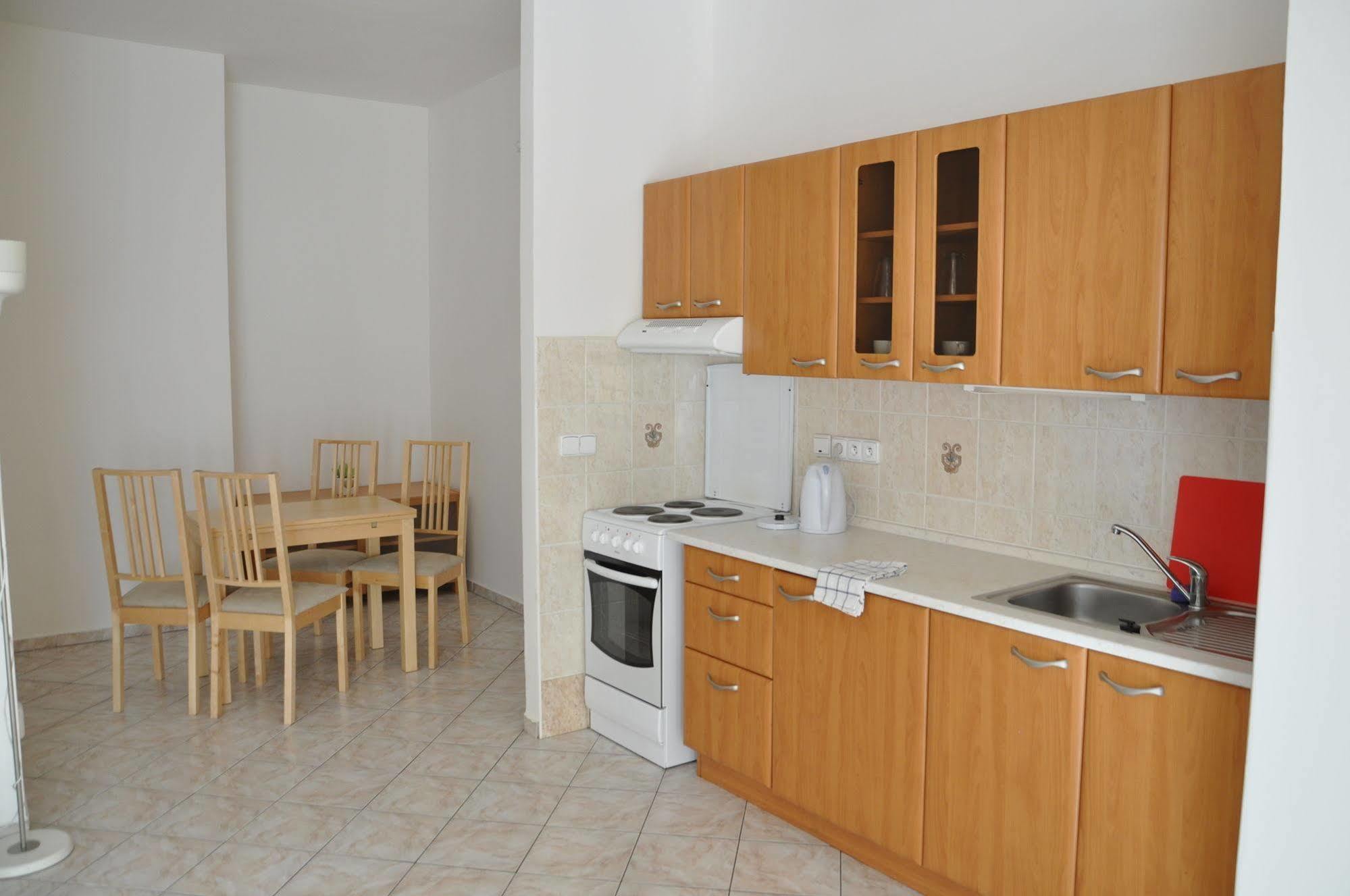 Apartment Metropolis *