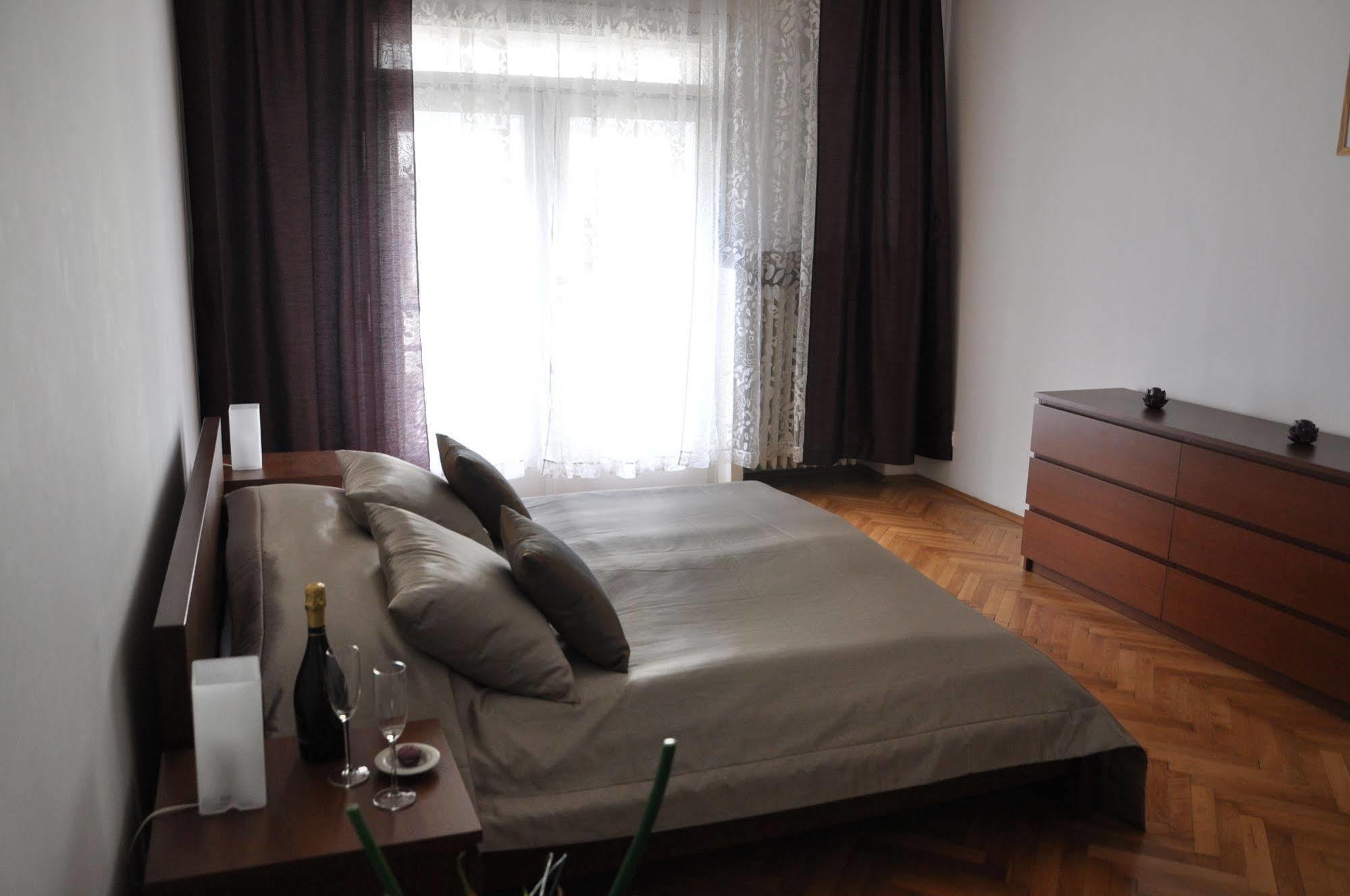 Apartment Metropolis